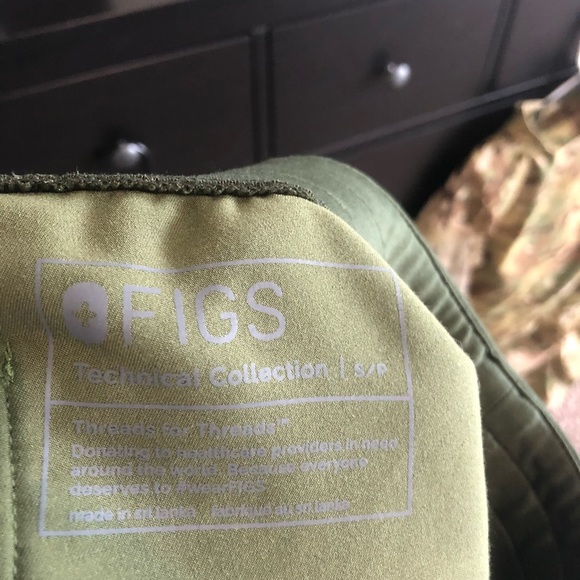Olive Zamora scrub pants - Picture 3 of 3